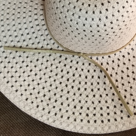 Woven Sunhat Blush Pink w/Metallic Gold Band - Picture 3 of 5